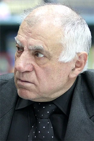 Портрет композитора Ширвани Чалаева, автора музыки гимна Дагестана 1995–2016 годов